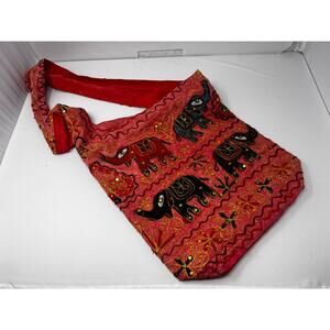 No brand Bohemian Elephant tote Pre-Owned with some stains in fair condition